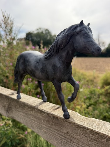 Breyer custom pferd - 🖤,