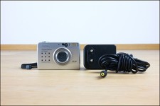 KONICA KD-300Z POINT AND SHOOT - CCD 3,3 MP - ZOOMOBJEKTIV 8MM - 15,6MM F2,8-3,5