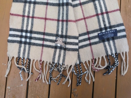 Burberry lambswool small nove - small,