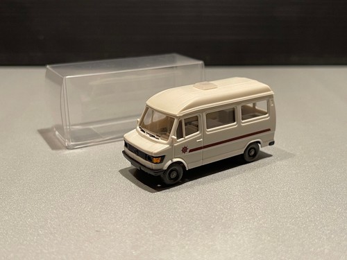 Mercedes 207 camper - d,