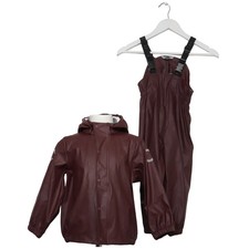 Mikk-line, Regenkleidung