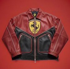 Rote Ferrari bestickte Vintage