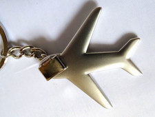 Flugzeug mit Koffer Schlüsselanhänger  Metall  Taschenanhänger Flieger Urlaub