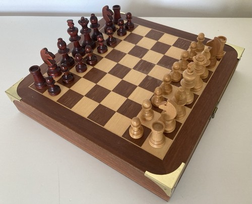 Schachspiel mit figuren - figuren,
