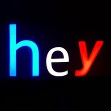 Leuchtbuchstaben kombiniert