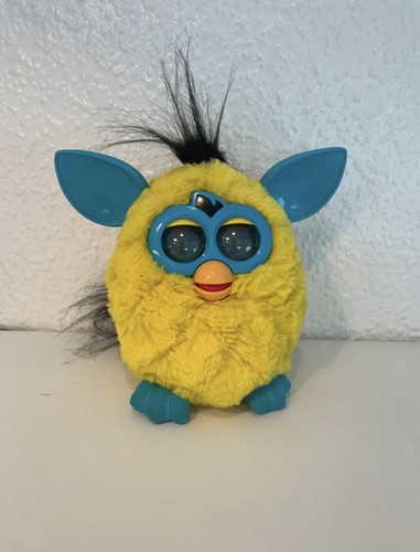 Hasbro 2012 furby - -,