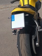 Sportlicher Kennzeichenhalter