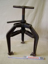 Gigantischer alter arm - alter, 3-arm