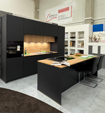 Nolte Ausstellungsküche  P14 Plus, 60S Schwarz + A19 Artwood, 22V Eiche Ventura