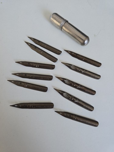 Schreibfeder aus metall - aus,