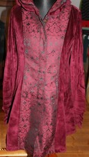 Chapati Mantel Samt/Brokat weinrot Gr.M; große Kaputze; toller Schnitt Neu