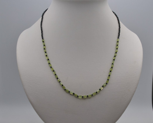 Peridot glatt geschliffen