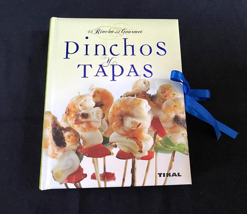 Ponchos tapas spanische - y,