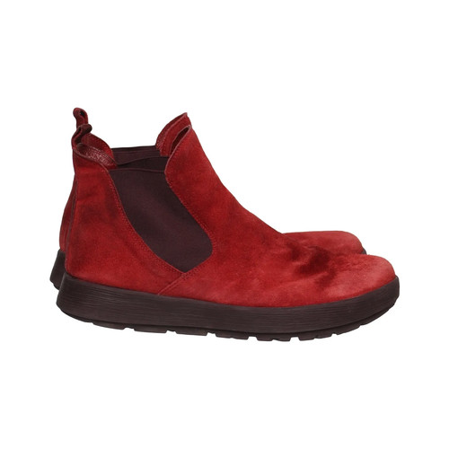 Think chelsea boots - think!,,