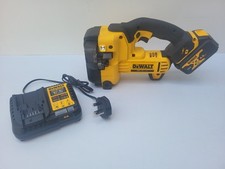 Dewalt 18 DCS350 XR Gewindestange Bolzenschneider M6 bis M12 1x4 Ah Akku + Ladegerät