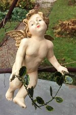 Fliegender engel mit girlande - fliegender,
