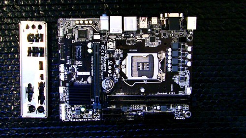 Mainboard gigabyte - mainboard,