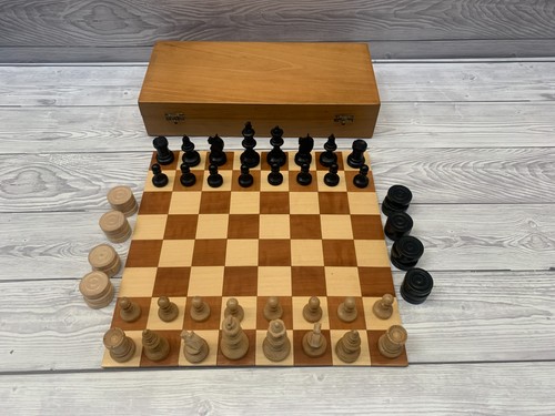 Schachspiel aus holz - aus,