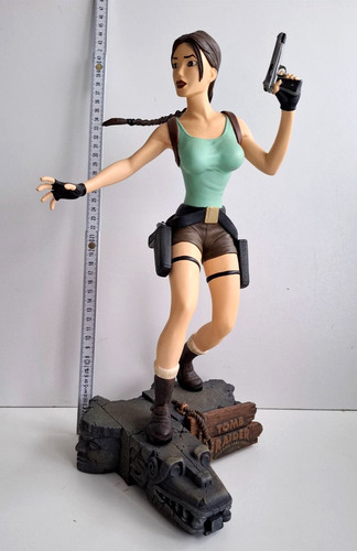 Varner tomb raider lara croft - tomb,