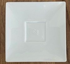 NESPRESSO Set bestehend aus 2 Untertellern viereckig weiß Logo Tassen 11cmx11cm