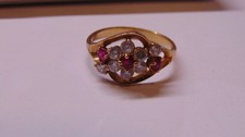 Goldring 585 Gelbgold, 3 Rubin,  7 kleine Diamanten?  3,07 gr, Dm 1,7 cm, Gr 54