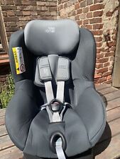 Gepflegter Britax Römer Kindersitz Dualfix M i-size Frottee Bezug grau 