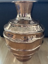 Moderne Bodenvase aus Aluminium