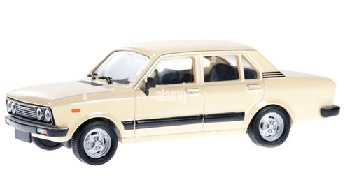 Fiat 132p cream atlas - cream,
