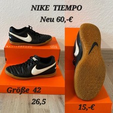 Hallenschuhe, Fußballschuhe