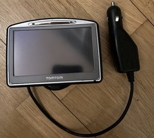 TomTom Navigationsgerät mit KFZ-Ladekabel – defekt / geht nicht an
