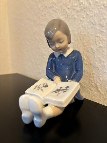 Porzellanfigur erstes buch - porzellanfigur,