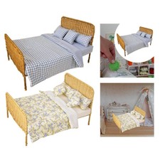 Puppenhausbett im Maßstab