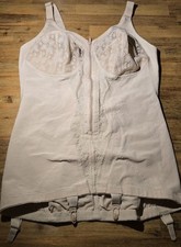 TRIUMPH Torselette/Korselett IDEAL KR, Gr. 110 D, Haut, sehr gut * VINTAGE * RAR