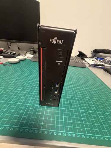 Fujitsu esprimo 250gb - i3, /