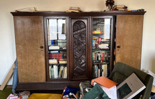 alter antiker Schrank Glas