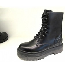 Dockers by Gerli Damen