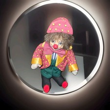 Hübscher Gilde Clown, Arme