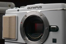 [US Duty Paid] Olympus PEN E-P3 Digitalkamera Silber aus Japan 8372