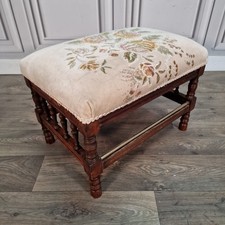 Antiker Polsterhocker