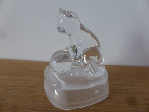 Deko sitzende katze mit ball - katze,