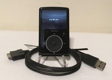 SanDisk Sansa Fuze 4GB Video MP3-Player - Schwarz (SDMX14R-004GK-A57)