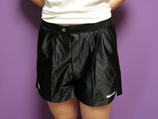 NITTAKU Tischtennishose Trainingshose kurze Shorts Gr. M / EU: S schwarz
