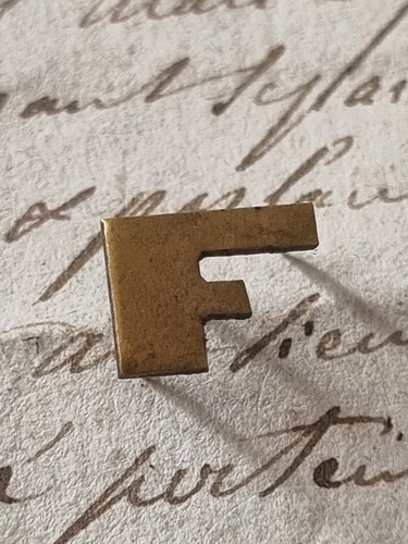 Monogramm buchstaben messing - monogramm,