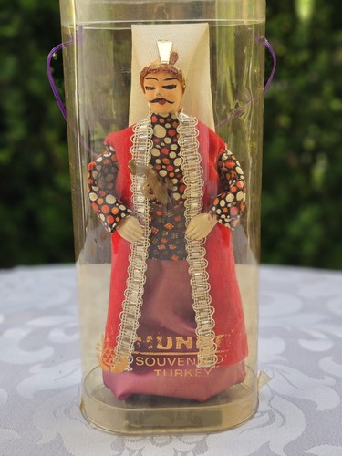 Unu souvenir trachtpuppe - unu,