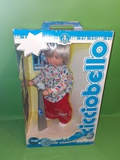 CICCIOBELLO AUF DEM SKATEBOARD