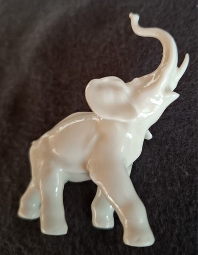 Porzellanfigur elefant lorenz - porzellanfigur,