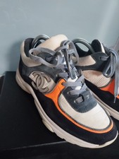CHANEL Sneaker