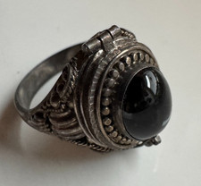 Art Deco Giftring mit Onyx   -