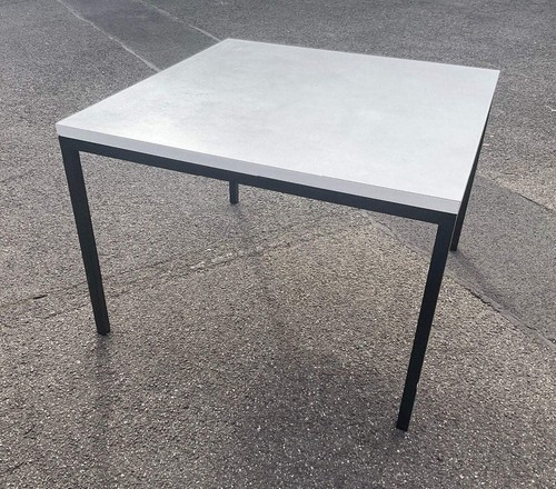 Minimalistischer beistelltisch - minimalistischer,