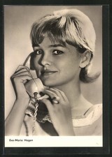 Ansichtskarte Schauspielerin Eva-Maria Hagen am Telefon 